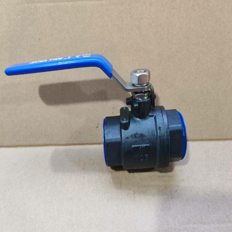 Q11F two-piece WCB carbon steel ball valve DN50 PT(ZG)/RC internal thread can bear up to 64 kg